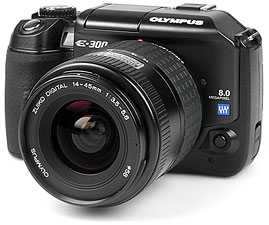 Olympus E-300 [Foto: MediaNord]